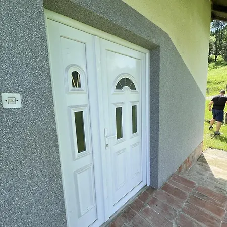 Etno Domacinstvo Apartament Bosanska Dubica