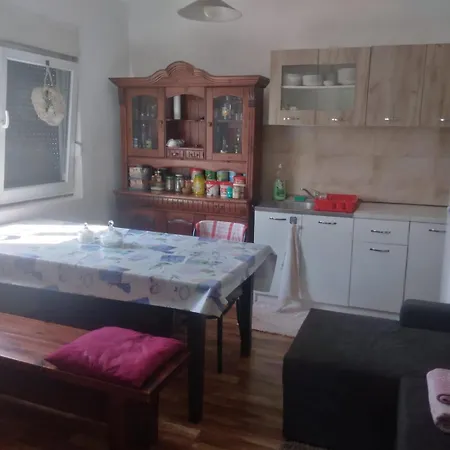 Apartment Etno Domacinstvo *